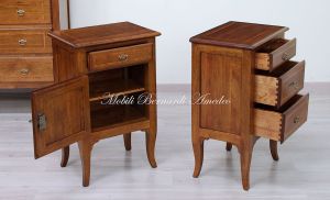 Bedside tables made of solid walnut wood with drawer and door in classic Veneto-Asola style